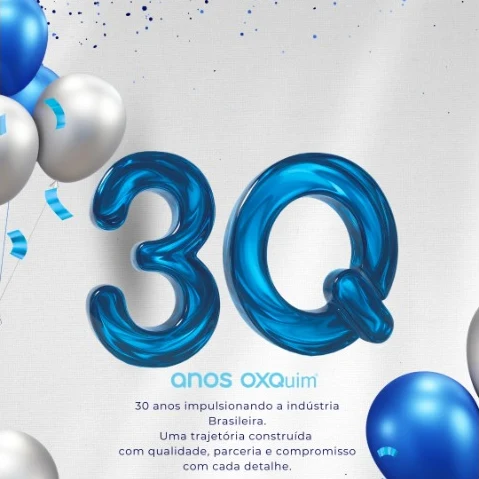 Arte comemorativa dos 30 anos da OXQuim, com balões azuis e prateados e o número 3Q